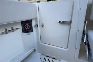 23ft Boston Whaler Yacht For Sale