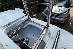 23ft Boston Whaler Yacht For Sale