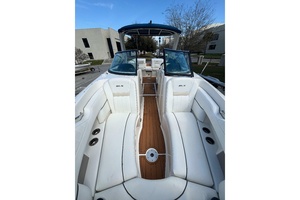 JUST ADD WATER 27ft Sea Ray Yacht For Sale