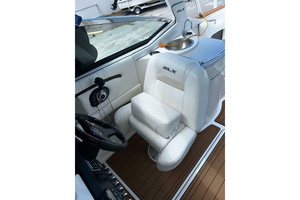 JUST ADD WATER 27ft Sea Ray Yacht For Sale
