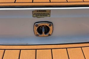 JUST ADD WATER 27ft Sea Ray Yacht For Sale