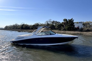 JUST ADD WATER 27ft Sea Ray Yacht For Sale