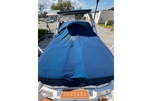 JUST ADD WATER 27ft Sea Ray Yacht For Sale