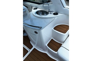 JUST ADD WATER 27ft Sea Ray Yacht For Sale