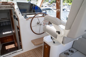 38ft MJM Yacht For Sale