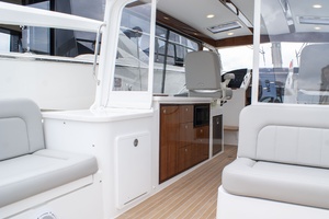 38ft MJM Yacht For Sale