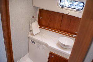 38ft MJM Yacht For Sale