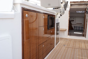 38ft MJM Yacht For Sale