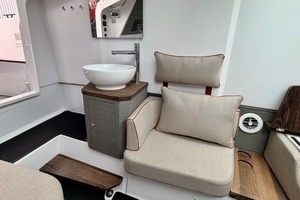 2021 Axopar 37 XC Cross Cabin thumbnail 15