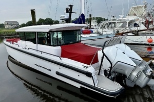 2021 Axopar 37 XC Cross Cabin thumbnail 1