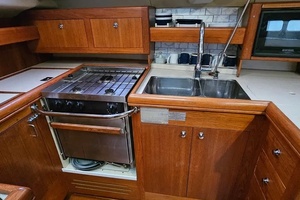 Teak Keel Ah 43ft Hunter Yacht For Sale