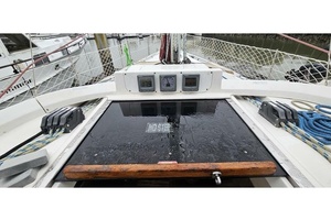 Teak Keel Ah 43ft Hunter Yacht For Sale