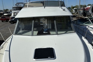 1995 Carver 370 Voyager thumbnail 2