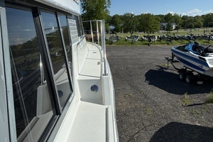 1995 Carver 370 Voyager thumbnail 4