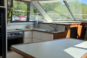 Feelin  Knotty 37ft Carver Yacht For Sale