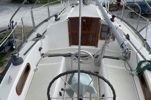 HONEY BEAR 32ft Pearson Yacht For Sale