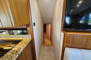 2010 Viking 64' Sportfish Convertible thumbnail 17