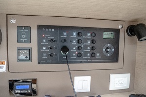 2023 Beneteau 38.1 thumbnail 13