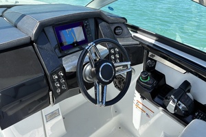 30ft Four Winns Yacht For Sale