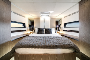 59FT (17.98M) AZIMUT
