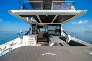 59FT (17.98M) AZIMUT