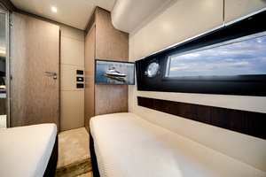 59FT (17.98M) AZIMUT