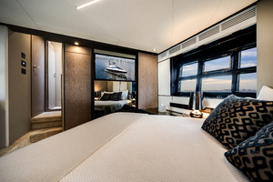 59FT (17.98M) AZIMUT