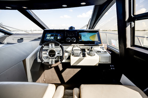 59FT (17.98M) AZIMUT
