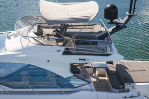 59FT (17.98M) AZIMUT
