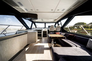 59FT (17.98M) AZIMUT