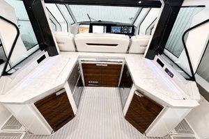 2023 Tiara Yachts 48 LS thumbnail 15
