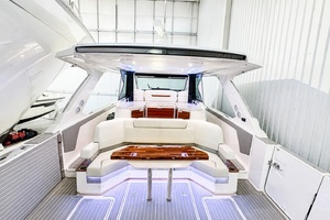 2023 Tiara Yachts 48 LS thumbnail 4