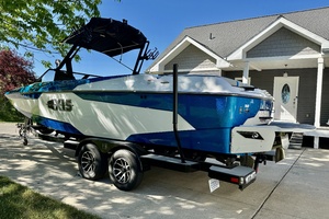 24ft Axis Yacht For Sale