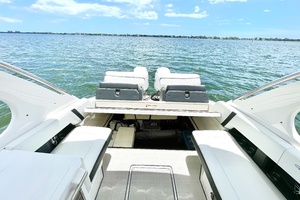 Crystal Clear 29ft Regal Yacht For Sale