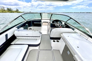 Crystal Clear 29ft Regal Yacht For Sale