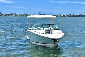 Crystal Clear 29ft Regal Yacht For Sale