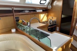 2008 Jeanneau thumbnail 11