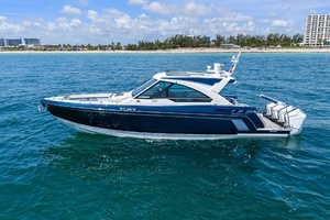 LADY CHAMPAGNE II 2025 Formula 400 Super Sport Crossover Yacht For Sale in Fort Lauderdale FL