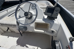 15ft Boston Whaler Yacht For Sale