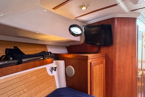 33ft Back Cove Yacht For Sale