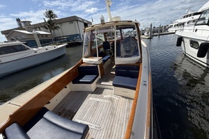 2009 Hinckley Picnic Boat 37 MKIII thumbnail 33