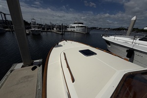 2009 Hinckley Picnic Boat 37 MKIII thumbnail 10