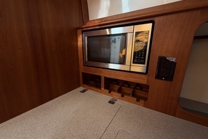 2009 Hinckley Picnic Boat 37 MKIII thumbnail 16