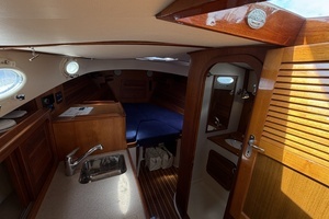 2009 Hinckley Picnic Boat 37 MKIII thumbnail 24
