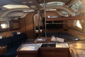 1999 Hunter 380 thumbnail 9