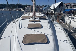 2007 Beneteau Oceanis 393 thumbnail 11