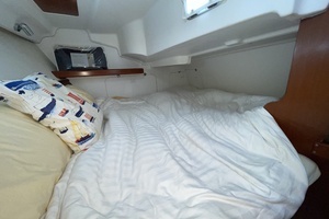 2007 Beneteau Oceanis 393 thumbnail 5