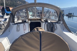 2007 Beneteau Oceanis 393 thumbnail 12