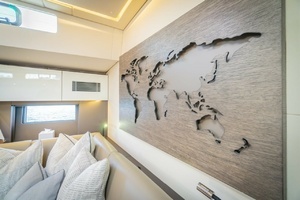 2020 Beneteau Oceanis Yacht 62 thumbnail 26