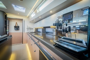 2020 Beneteau Oceanis Yacht 62 thumbnail 29